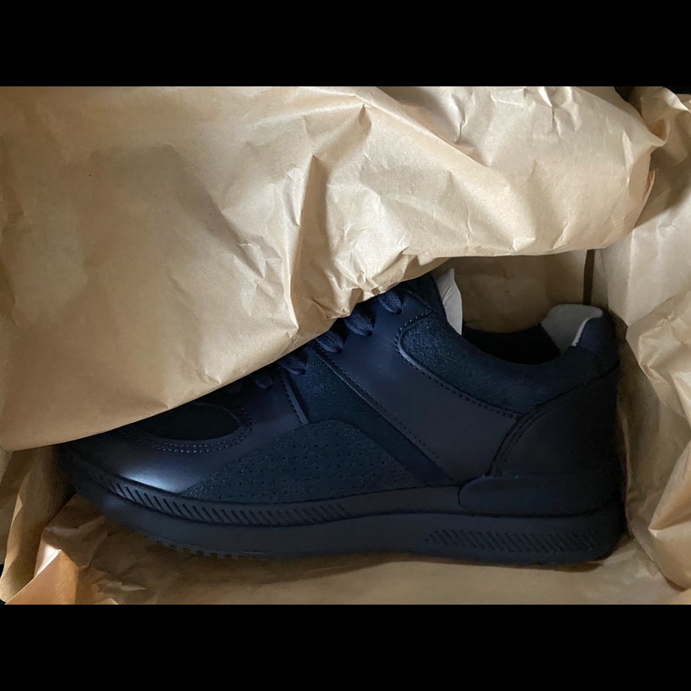 NEW Everlane women's Tread sneakers size 8 blue